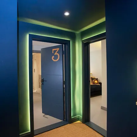 Higgihaus Aparthotel, Clare Street 3*