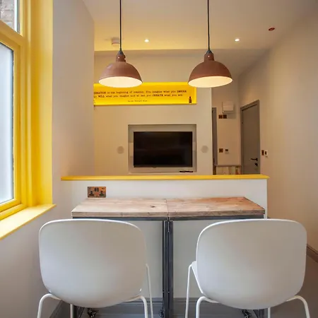 Ξενοδοχείο με διαμερίσματα Higgihaus Aparthotel, Clare Street 4*