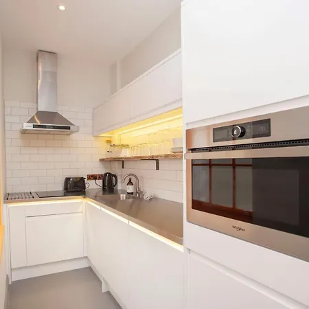 Higgihaus Aparthotel, Clare Street Bristol