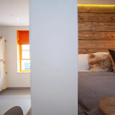 Higgihaus Aparthotel, Clare Street