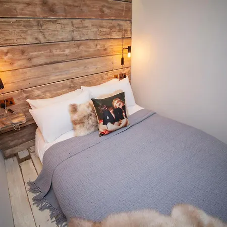 Higgihaus Aparthotel, Clare Street