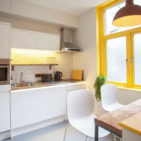 Ξενοδοχείο με διαμερίσματα Higgihaus Aparthotel, Clare Street 4*