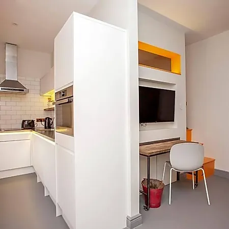 Higgihaus Aparthotel, Clare Street