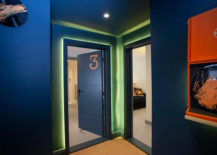 Higgihaus Aparthotel, Clare Street 3*