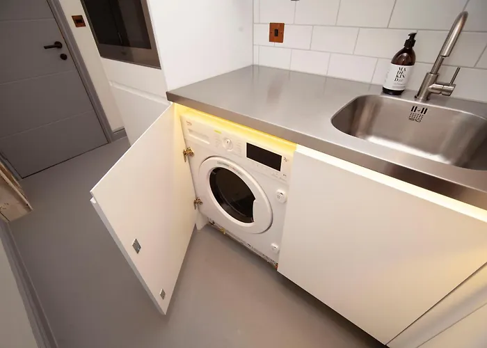 Higgihaus Aparthotel, Clare Street