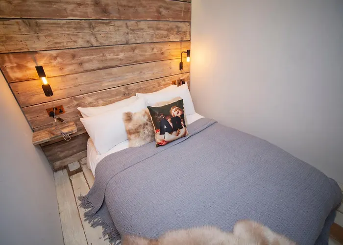 Higgihaus Aparthotel, Clare Street