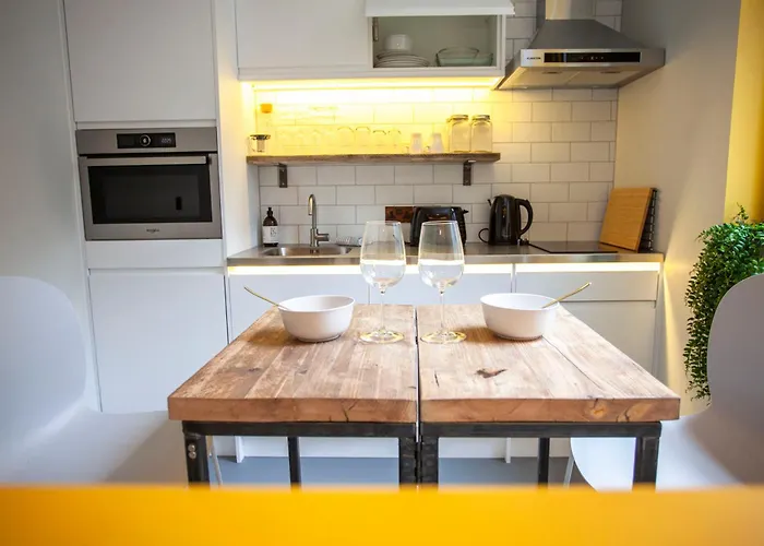 Higgihaus Aparthotel, Clare Street