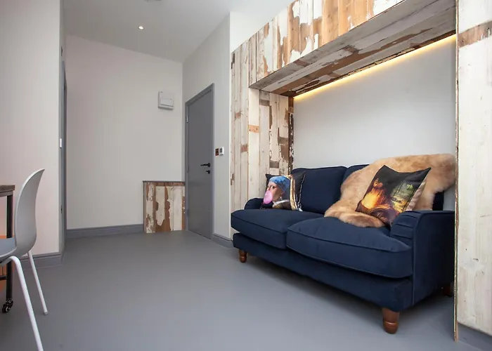 Higgihaus Aparthotel, Clare Street