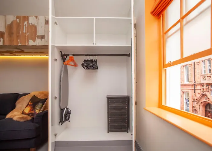 Higgihaus Aparthotel, Clare Street